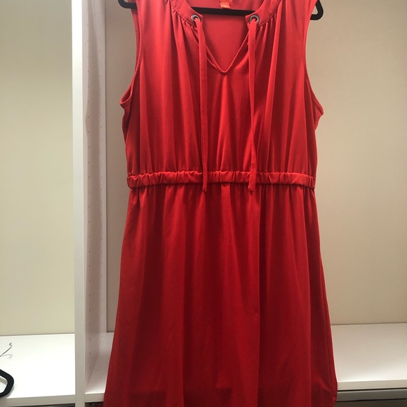 Red sleeveless dress - Picture 2 of 4